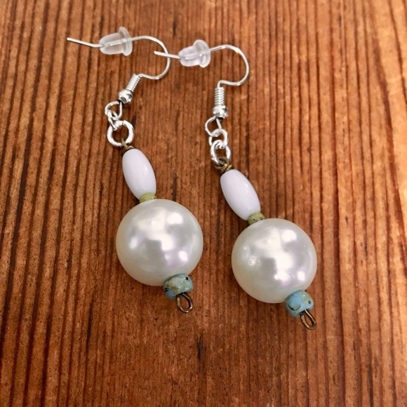 * Ladies Pearl Beaded Dangle Earrings, Handmade Ladies Earrings - Picture 1 of 4
